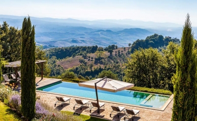 VACANCES EN TOSCANE POUR 20 INVITÉS