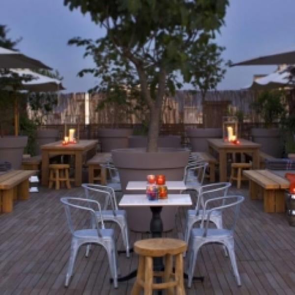 SOIRÉE D'ANNIVERSAIRE POUR 150 INVITÉS