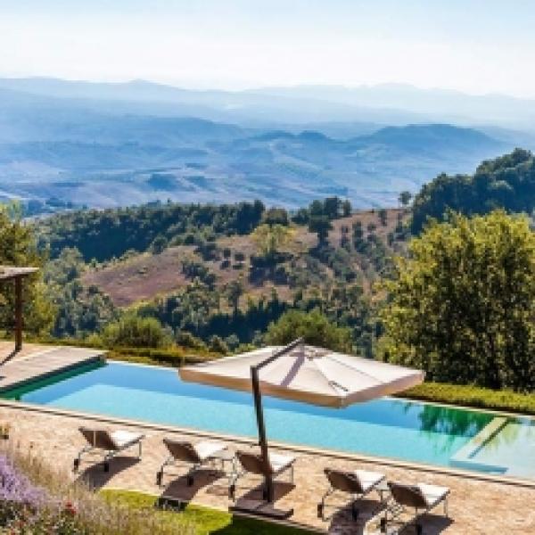 VACATION IN TUSCANY FOR 20 GUESTS